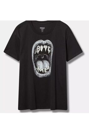 TORRID Bite Me Graphic Tee Glow In The Dark Heritage Jersey Black Size 4 NWT